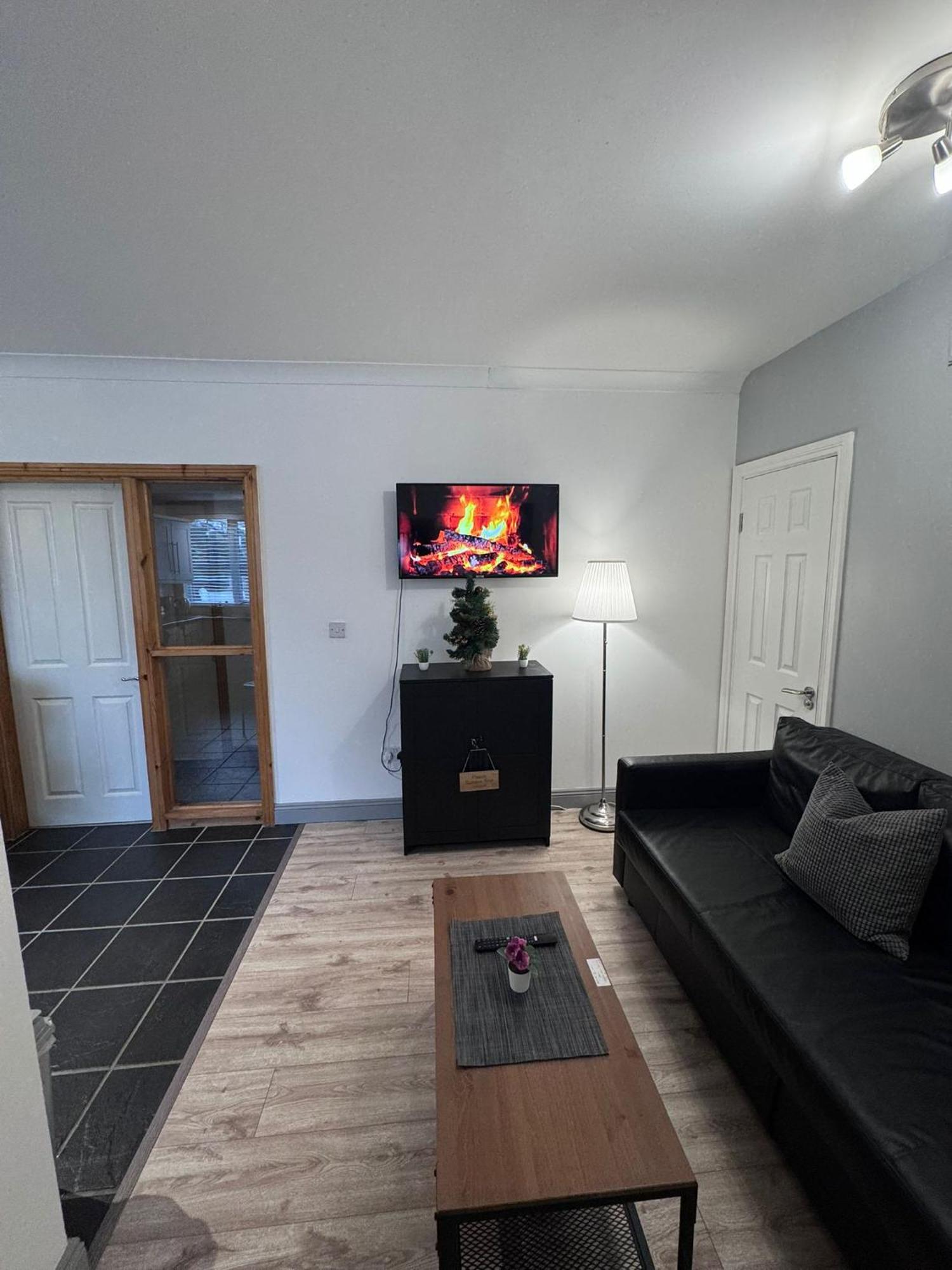 Modern Apartment Good Distance From Dublin City And Airport 4People Kültér fotó